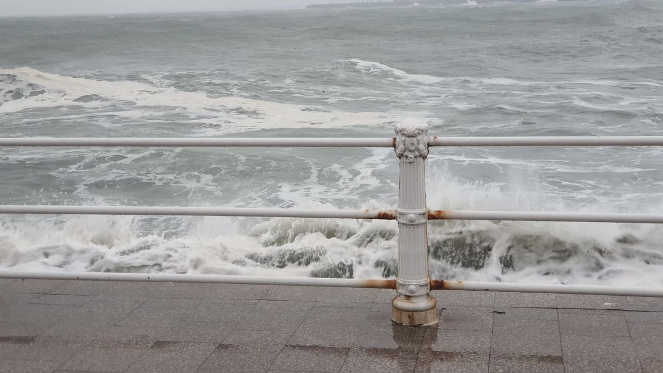 Porturile de la Marea Neagră, închise din cauza vântului