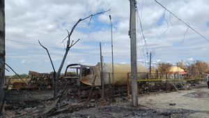 FOTO Primele imagini din Crevedia după ce a fost ridicată interdicția de acces în zonă / Cum arată distrugerile produse de explozia cisternelor cu GPL
