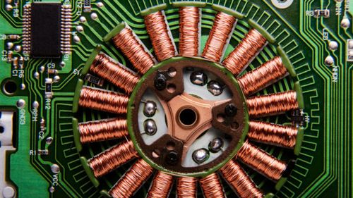 ANALIZĂ Tarifele americane la cupru creează unde de șoc pe piețele globale / Metalul, esențial pentru industria electronicelor