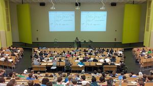 Oficial – Bacalaureatul paralel: Românii de pretutindeni pot să dea un BAC special, cu alte examene
