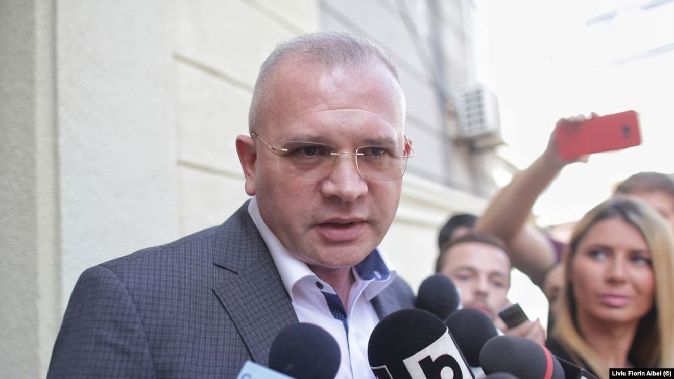 Foști procurori cu pensii de lux, chiriași în imobile ale statului pe sume infime