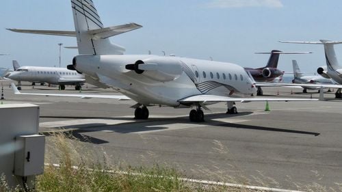 SURSE Zborul cu jet privat la Nisa al liderilor PSD a fost plătit de Nordis Travel, care avea contract de prestări servicii cu Nordis Management, compania-mamă intrată în insolvență