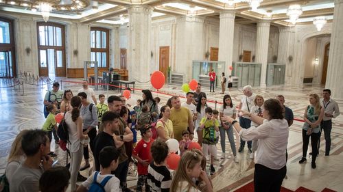 Porţi deschise la Camera Deputaţilor, de 1 Iunie, cu ocazia Zilei Copilului