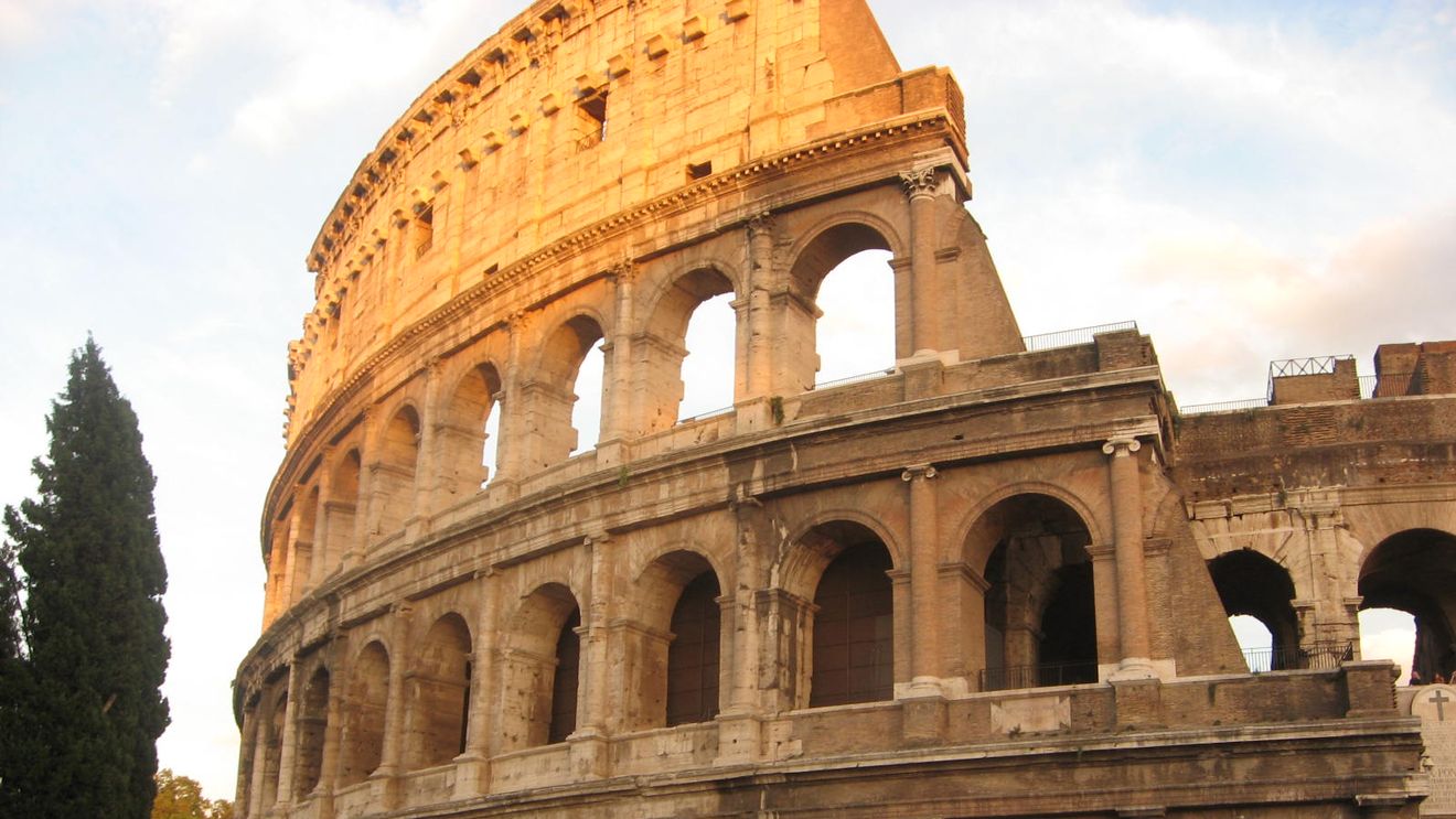 O ghidă turistică a murit în incinta Colosseumului