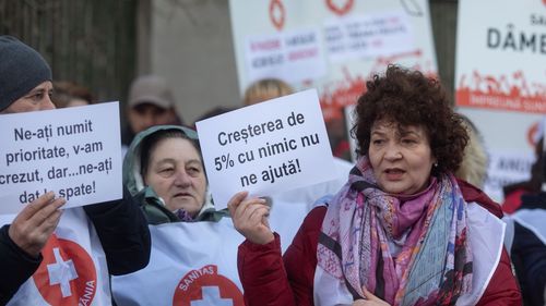 Majorarea cu 20%,  în două tranşe, a salariilor pentru personalul din sistemul de sănătate a fost aprobată de Guvern