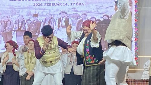 Cum încearcă guvernul Viktor Orban să-și extindă influența asupra comunității ceangăilor din Moldova: fonduri guvernamentale și carnavalul ”Regele Os și Regele Fasole”. Budapesta vrea să impună denumirea Ținutul Ceangăilor, similar cu Ținutul Secuiesc