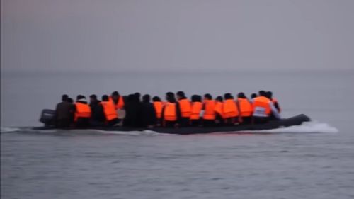 În schimbul mutării în Rwanda, guvernul britanic le oferă bani migranţilor cu cereri de azil respinse