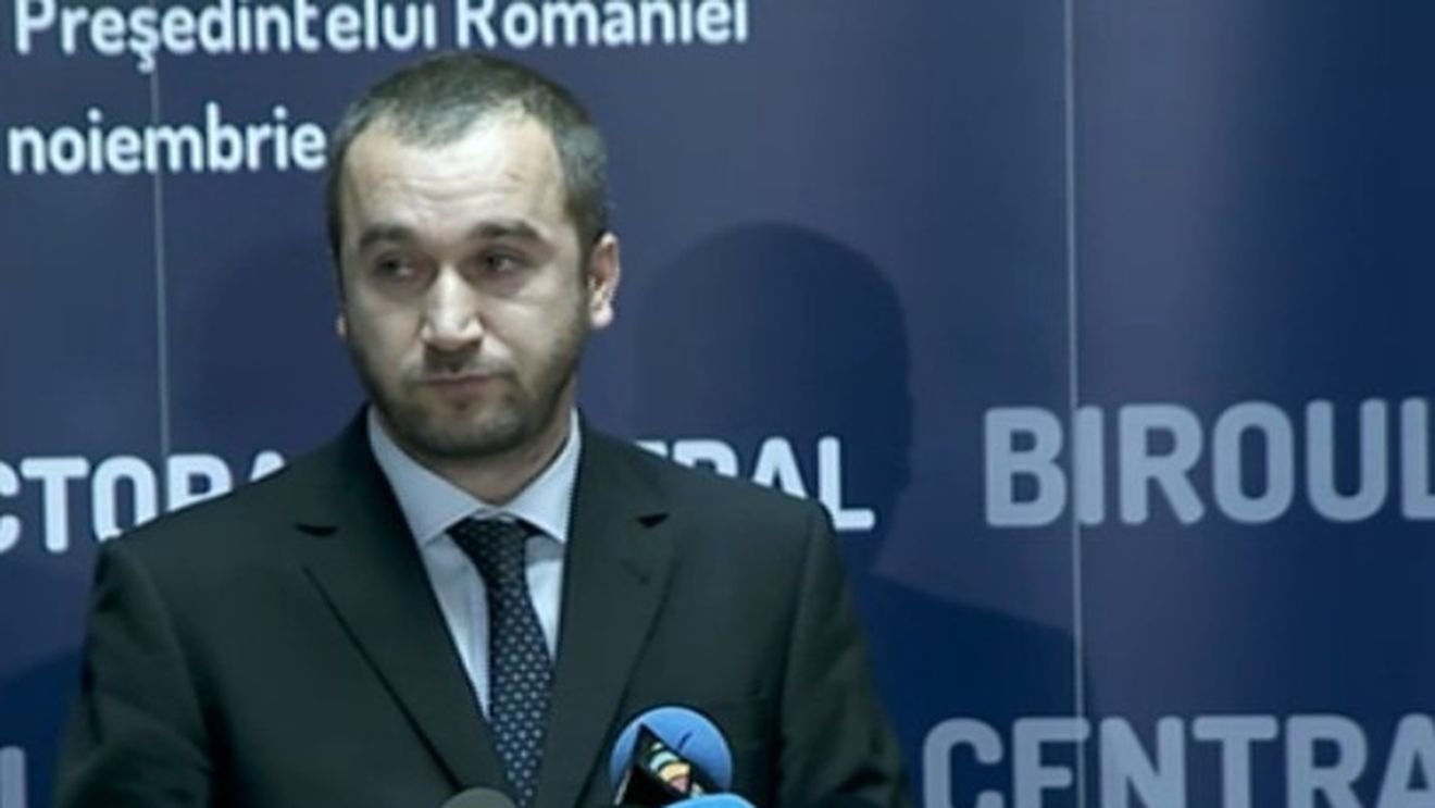 Precizări importante de la Biroul Electoral Central: Operatorii de tabletă au obligația să anunțe alegătorii că pot opta să voteze la ambele scrutinuri sau doar la unul singur/ Aplicarea ștampilei de control pe prima pagină a buletinului de vot nu este motiv de nulitate