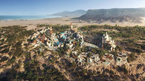 Arabia Saudită: Megaproiectul orașului futurist NEOM va continua conform planului, în ciuda informațiilor privind reducerea activității