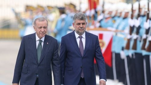 Ciolacu, după întâlnirea cu Erdogan: ”Vom avea mai multe proiecte comune, inclusiv în domeniul energetic”/ Despre construirea unei moschei la București: ”Nu am avut aceste discuții, dar suntem una din cele mai tolerante țări”/ Despre returnarea sabiei lui Ștefan cel Mare: ”Avem discuții pe acest subiect”