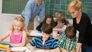 Ministrul de Externe: Peste 2.000 de profesori şi cercetători români profesează în universităţile britanice / ”Discutăm ca limba română să devină materie de examen GCSE în şcolile britanice”