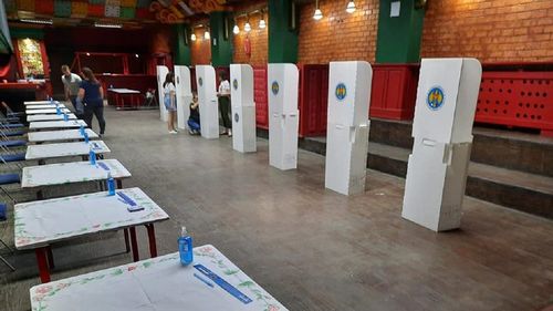 Secțiile de votare organizate în orașe din România pentru cetățenii moldoveni se deschid duminică la ora 07.00 (Lista) / Fritz: După zeci de ani de oligarhie, corupție și sărăcie, Moldova are șansa să înceapă construcția unui stat modern