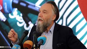 Dughin, ideologul lui Putin, după victoria lui George Simion în primul tur al prezidențialelor: Globaliștii fie îl omoară, fie anulează rezultatele alegerilor
