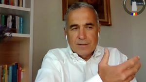 VIDEO Călin Georgescu: ”Mișcarea Legionară a fost cea mai puternică esență și expresie de sănătate și de voință proprie venită din poporul român. A fost unică” / ”Nu s-a scris încă istoria adevărată, dar se va scrie„ / ”România e un stat slab, sărac și înapoiat”