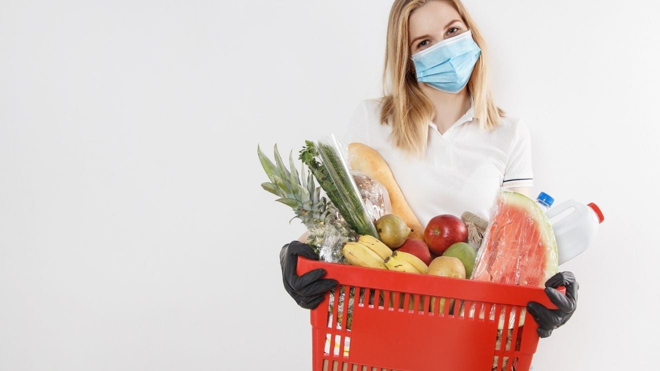 Nu vrei să stai la coadă pentru cumpărăturile de Sărbători? Ce servicii îți aduc produsele la ușă