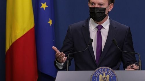 Cîțu, despre cercetarea DNA privind achiziția de vaccinuri: Mi se pare mizerabil și revoltător să se asocieze cu persoana mea / Vlad Voiculescu a semnat pentru 9 milioane de doze dintr-un vaccin care nu a fost aprobat