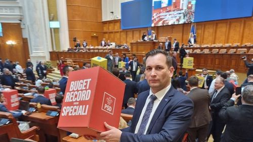 Senator USR, sesizare împotriva unui parlamentar PSD: Și-a permis să mă agreseze fizic, nu înţeleg care a fost motivul, fără să-l fi provocat. A ales să mă tragă de ureche