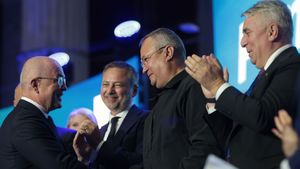 Momentele controversate de la Consiliul Național PNL: Emil Boc a citat din politicianul fascist Octavian Goga, pe scenă a urcat primarul cu trei dosare penale Mihai Chirica