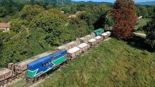 Mocănița din Vâlcea ar putea renaște: proiect turistic în Geoparcul ”Oltenia de sub Munte” / Calea ferată nu mai e folosită din 2019