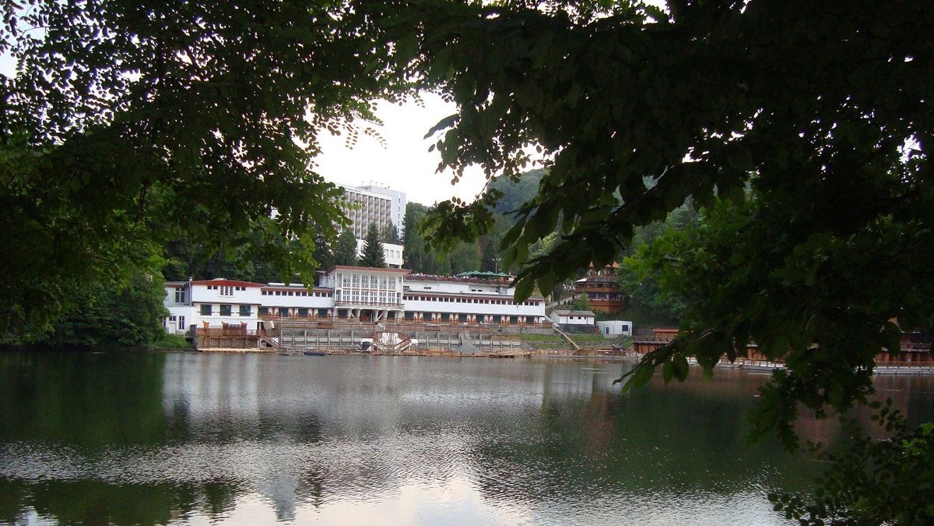 Lacul Ursu de la Sovata se deschide vineri pentru scăldat și tratament