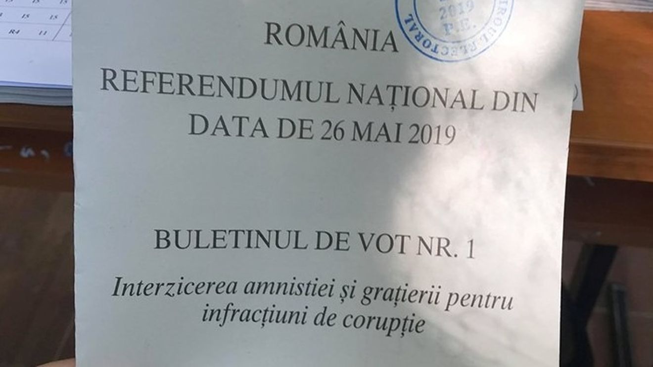 Iohannis: Constituția trebuie revizuită în sensul implementării referendumului, nu e de dorit acum o revizuire largă / Referendumul de validare a revizuirii Constituției trebuie să fie suprapus peste următoarele alegeri: prezidențiale, locale sau parlamentare