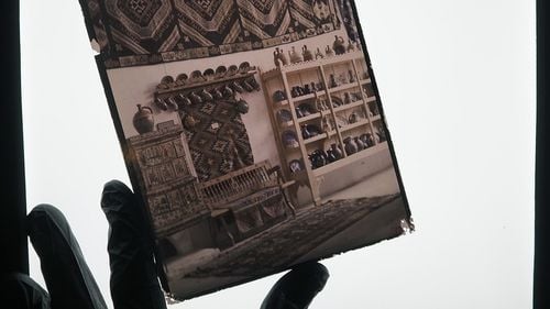 Una dintre cele mai vechi fotografii color din România a fost descoperită în Arhiva de Imagine a Muzeului Naţional al Ţăranului Român