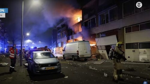 Doi răniţi şi trei dispăruţi la Rotterdam, în urma exploziei dintr-un garaj subteran urmată de un incendiu puternic. Zece locuinţe distruse, 44 de case avariate grav