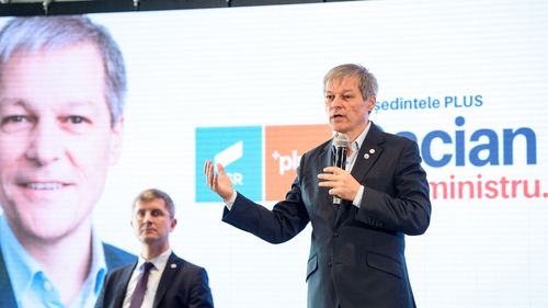 VIDEO Cioloș: Suntem gata să ne asumăm răspunderea politică pentru un guvern care să pună în aplicare PNRR/ Barna: Sunt aici și rămân aici, alături de Dacian Cioloș