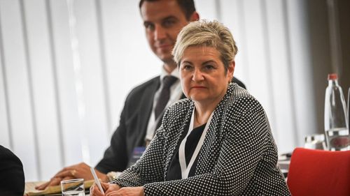 VIDEO | O deputată a Parlamentului ungar a depus jurământul în limba română / Mária Gurzó e născută dintr-o familie de români /  E absolventă a Universității de Medicină și Farmacie „Carol Davila” din București