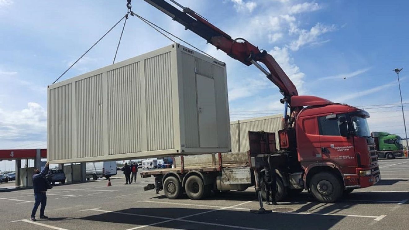 Primăria din Arad amenajează un centru de vaccinare drive-thru / Arădenii pot solicita și vaccinarea la domiciliu