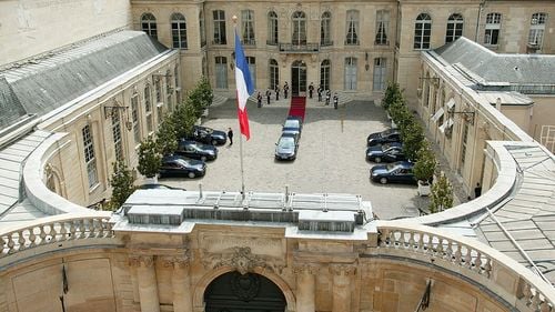 Comitetul interministerial pentru controlul imigrației convocat miercuri de prim ministrul Franței François Bayrou, după un atentat terorist de care este suspectat un imigrant ilegal algerian