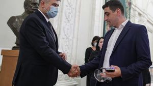 Marcel Ciolacu, despre declarația scandaloasă a AUR despre Holocaust: ”Dacă au vrut să spună că nu a existat sau că nu e important e foarte grav/ Să scoți pe cineva în afara legii, astea sunt aberații. Și noi eram ciuma roșie”