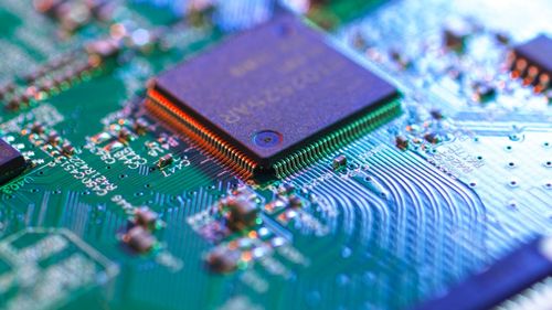 Reuters: Administrația Trump analizează modificarea regulii privind exportul de cipuri AI, emisă în ultimele zile ale mandatului Biden