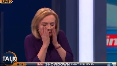VIDEO Dezbaterea dintre Rishi Sunak și Liz Truss a fost întreruptă după ce moderatoarea a leșinat în direct