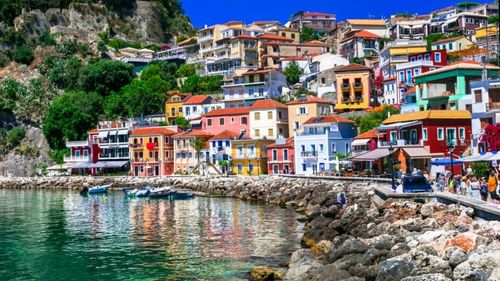 Idei de cadouri culinare grecești pe care să le aduci celor dragi: De la dulciurile tradiționale la masticul exclusiv din Chios