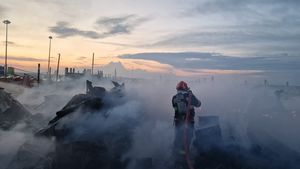 Două beach bar-uri din stațiunea Mamaia au luat foc