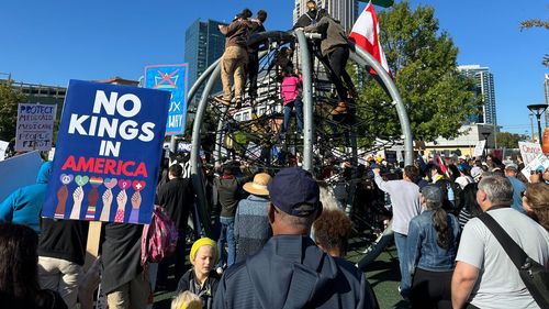 „No Kings”. Sute de mii de persoane au manifestat împotriva lui Trump în toată America