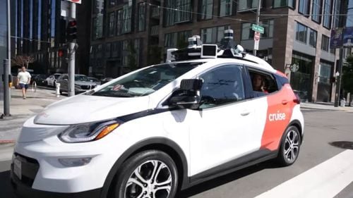 Taxiurile fără şofer produse de Google devin disponibile pentru publicul larg în San Francisco
