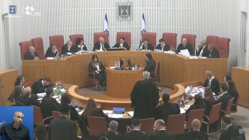 Israel: Puterea judecătorească sub atac din partea noii coaliții de guvernare, care dorește limitarea severă a controlului legislației de către judecători, măsură criticată vehement de opoziție