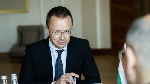 Ministrul ungar de Externe reacţionează după declaraţiile lui Macron: Trimiterea de trupe occidentale în Ucraina ar declanşa al treilea război mondial / Va însemna că am depăşit o linie roşie în cadrul NATO