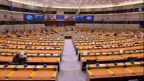 Parlamentul European cere să fie informat despre toate consultările și evaluările planurilor naționale de redresare / Consiliul UE, nou apel către statele membre să ratifice decizia privind resursele proprii / Nouă țări, inclusiv România, mai au de trimis proiectele naționale 