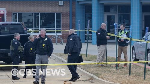 UPDATE Cel puțin un mort într-un atac armat în Iowa, la un liceu înainte de începerea cursurilor/ Autorul identificat, încă nu e clar dacă a fost arestat sau ucis