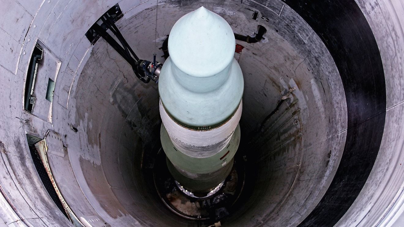 Japonia ar putea include dotarea cu arme nucleare în noua strategie de securitate națională