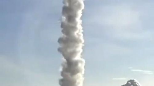 FOTO Emiratele Arabe Unite au salutat plasarea pe orbita stabilită a sondei spațiale Al-Amal (Speranţă), primul vehicul spaţial interplanetar lansat de un stat arab