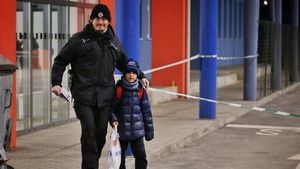 Un băiat de 11 ani din Zaporojie a ajuns singur în Slovacia / Avea doar o pungă, paşaportul şi un număr de telefon scris pe mână