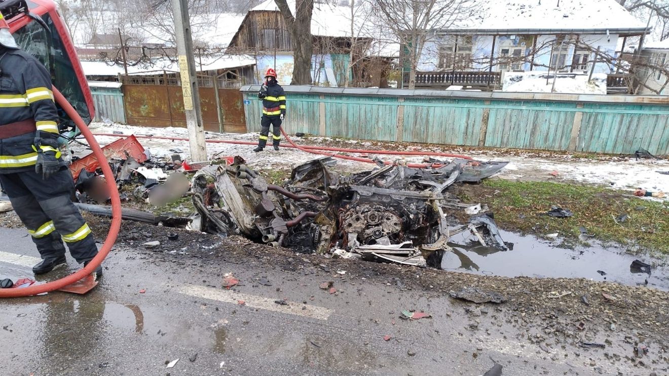Accident grav între o cisternă şi un autoturism în județul Suceava / Autoturismul a luat foc, fără ca pasagerii să poată ieşi / Surse: Cel puțin trei victime, între care și un copil