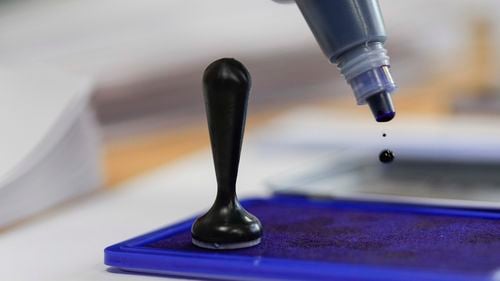 UPDATE Poliția a găsit buletine de vot deja ștampilate cu PSD într-o secție din Sectorul 2 din București / USR cere suspendarea votului în secția respectivă