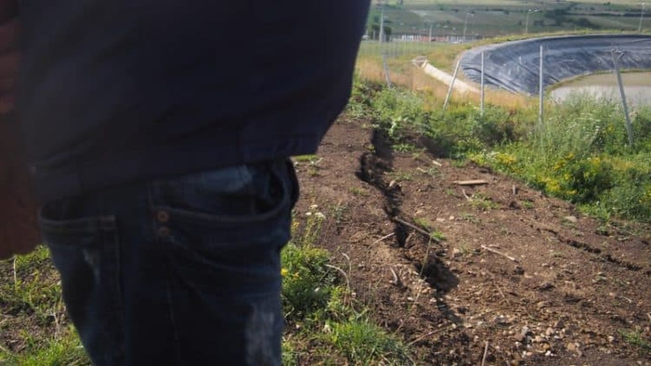 VIDEO Gaura neagră din Bistrița continuă să înghită bani: terenul pârtiei de schi se prăbușește, Primăria alocă încă 40.000 de euro