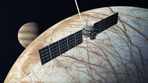 Este posibilă viața pe o lună a lui Jupiter? NASA trimite cea mai mare sondă proiectată vreodată pentru explorarea interplanetară pentru a investiga