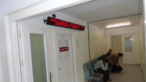Cum ajung banii spitalelor sărace la firme de plimbat hârtii și dat ”sfaturi utile”. Metoda contractului de consultanță